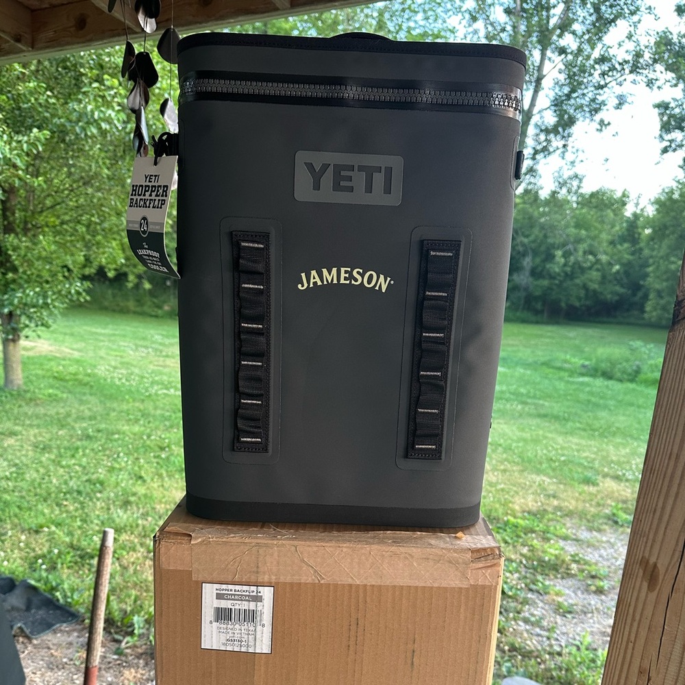 YETI Backflip 24